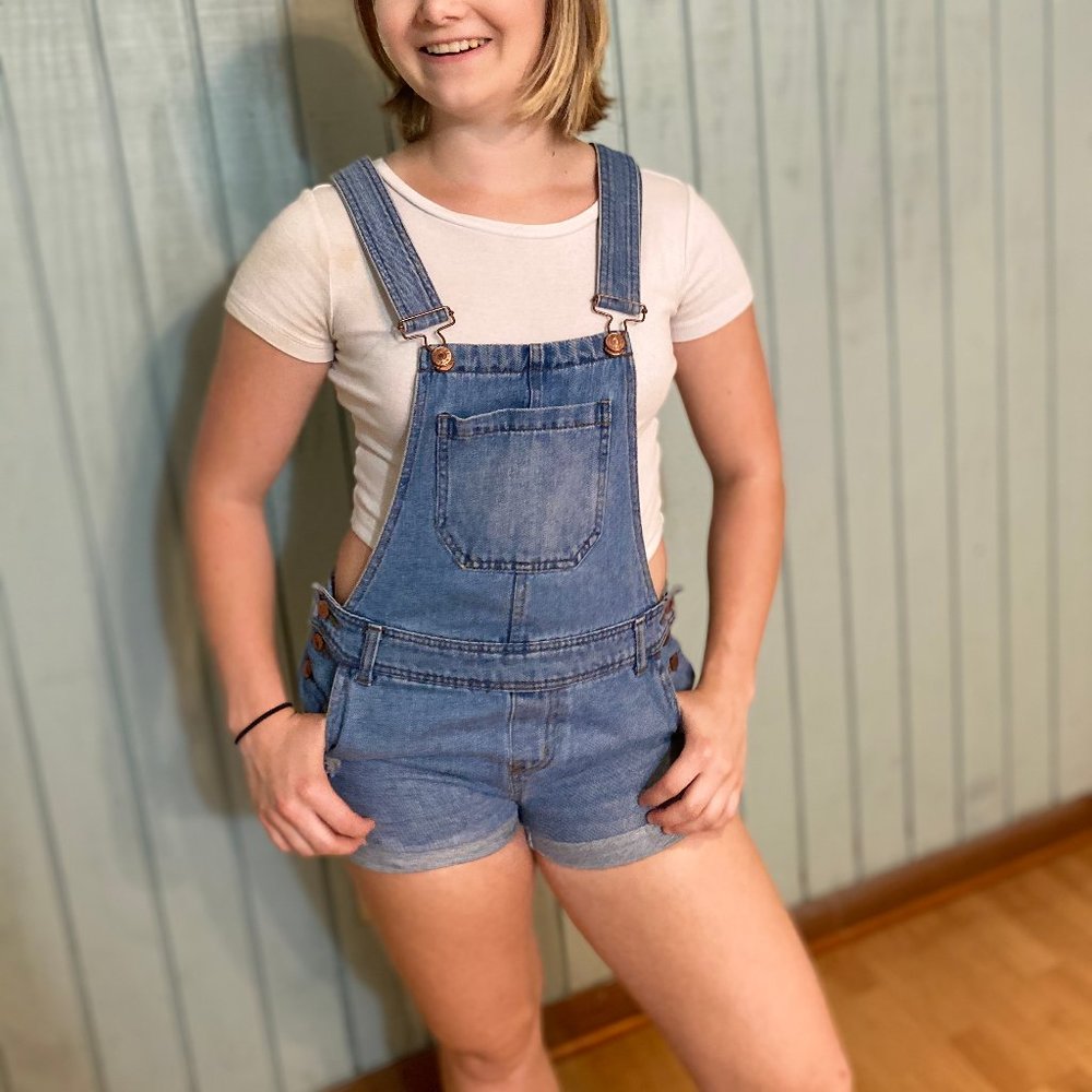 Short overalls